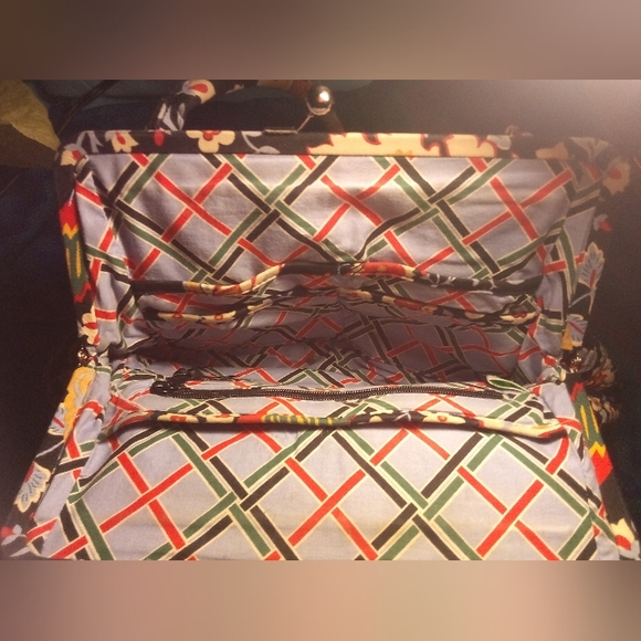 Vera Bradley - Picture 16 of 16